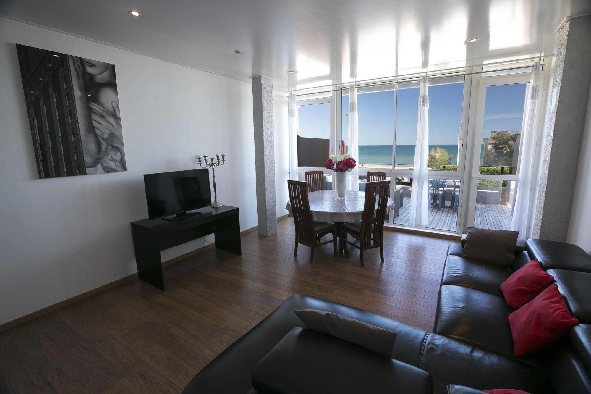 Le Grand Large Bord De Mer Hotel & Appartements Palavas-les-Flots Esterno foto